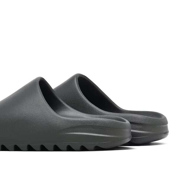 Yeezy Slides 'Dark Onyx'