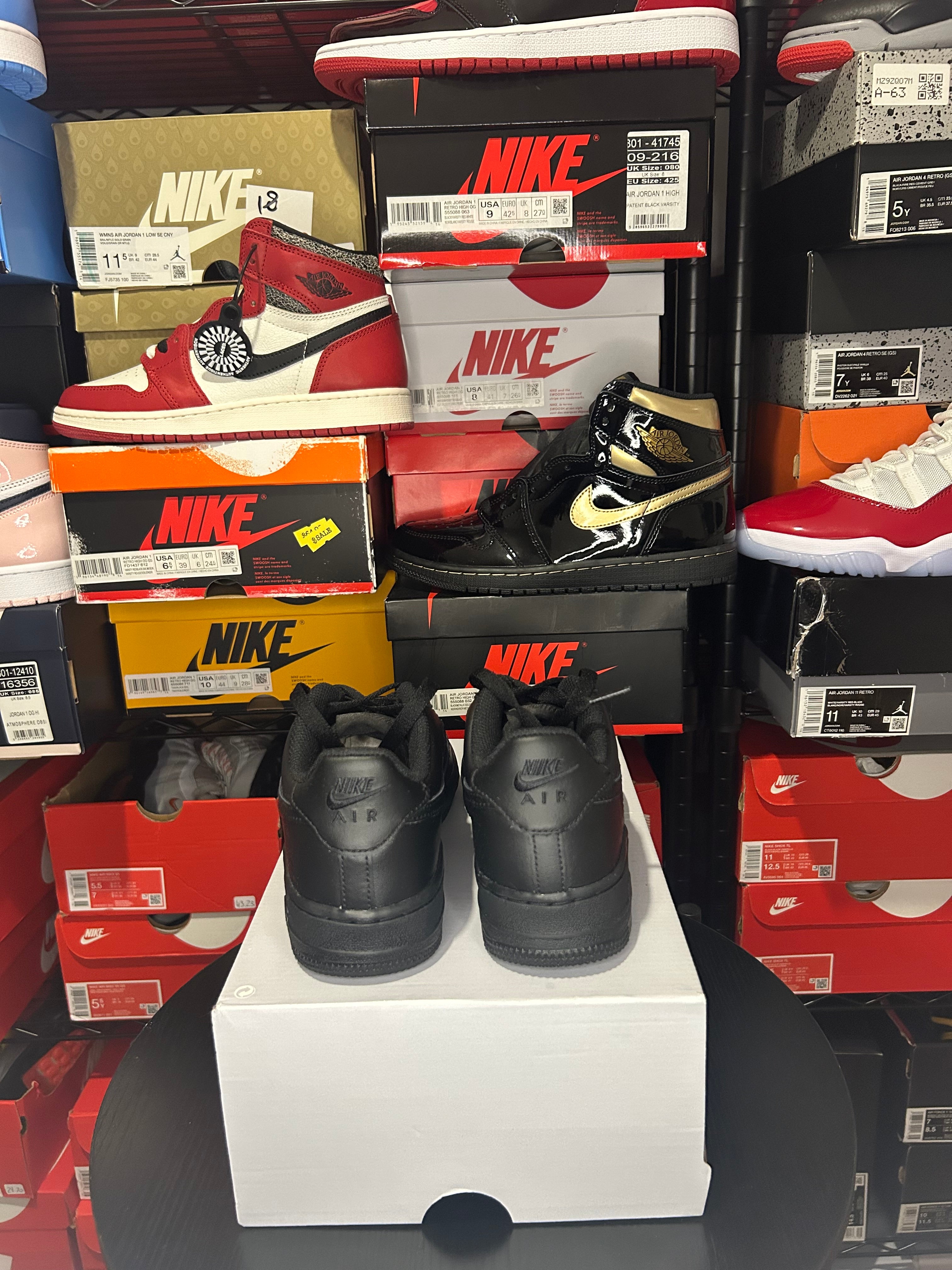 Nike Air Force 1 ‘Triple Black’ No Box Lid