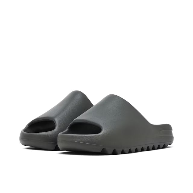 Yeezy Slides 'Dark Onyx'