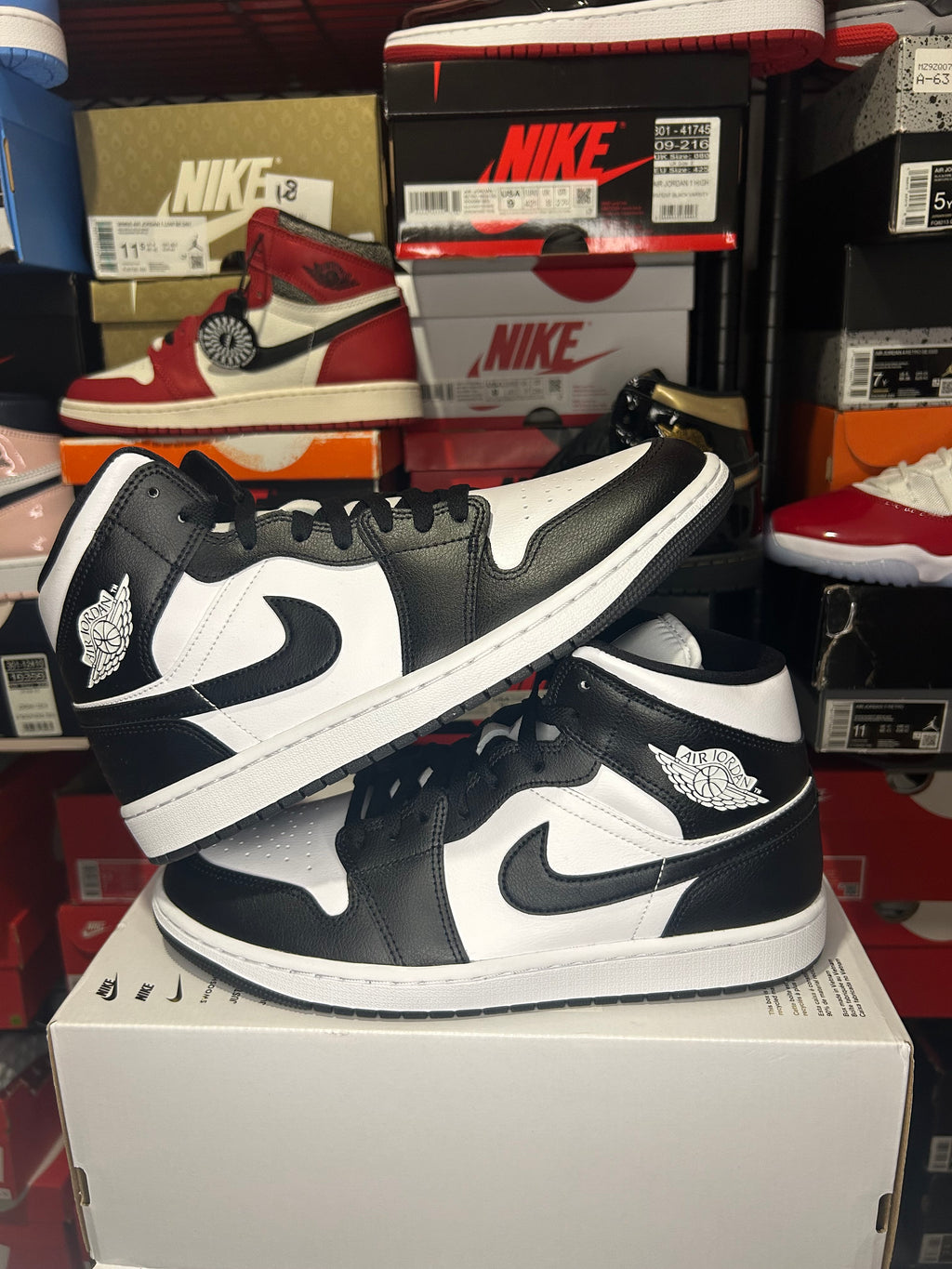 Air Jordan 1 Mid ‘Black/White’ No Box Lid