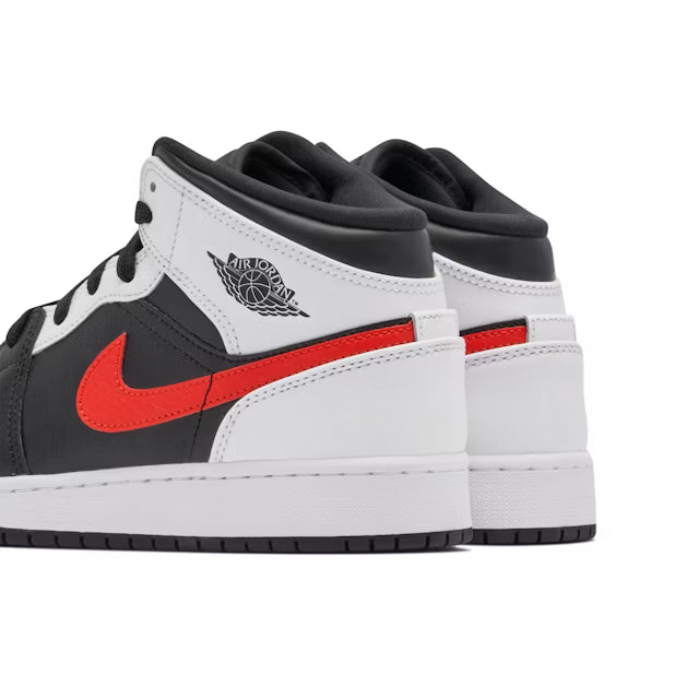 Air Jordan 1 Mid 'Chile Red'