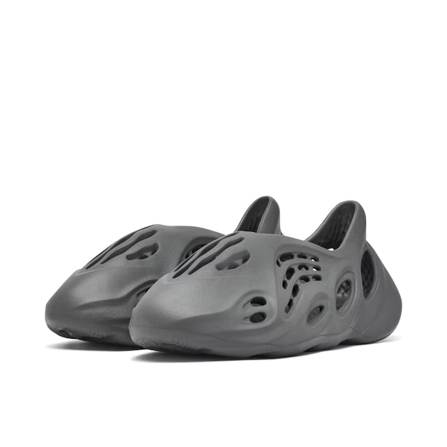 Yeezy Foam Runner 'Carbon'